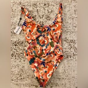 Skatie One Piece Chloe x Bel Air NWT